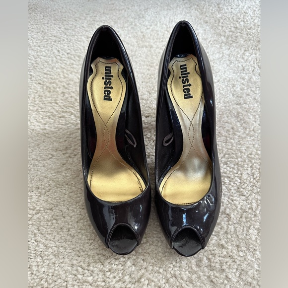 Shiny Peep toe heels size 7 - Picture 2 of 3